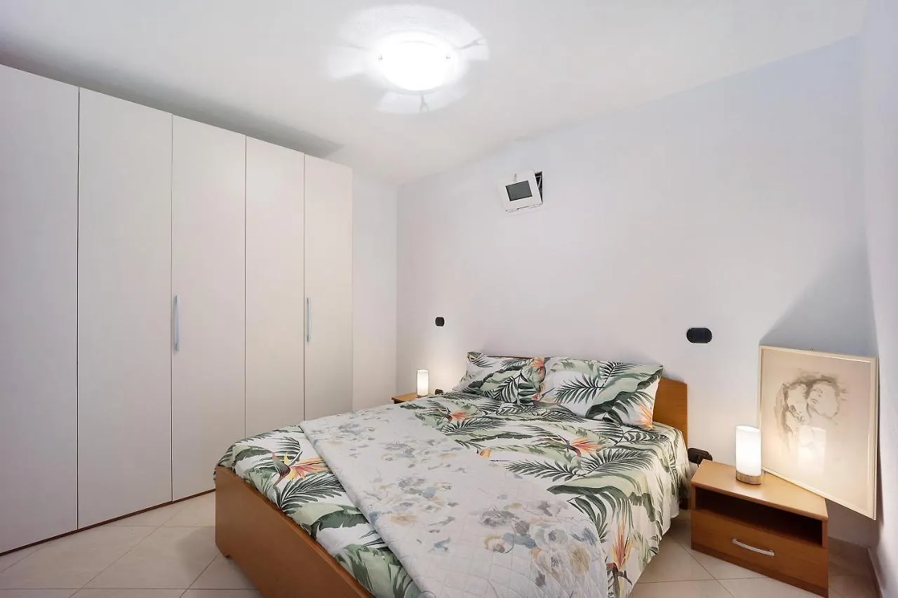 Apartment Casa Vacanza Sanaa Civezza Italy