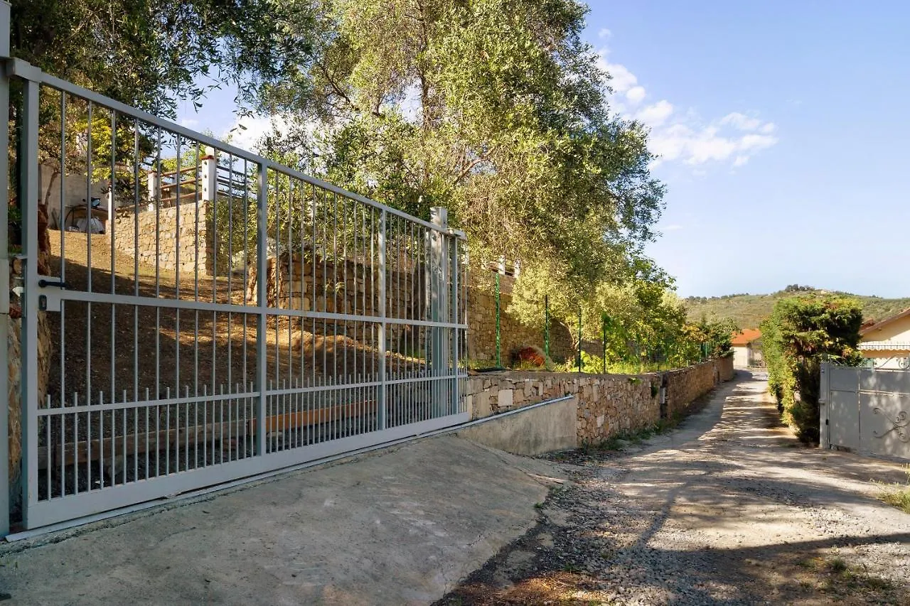 Casa Vacanza Sanaa Civezza Apartment